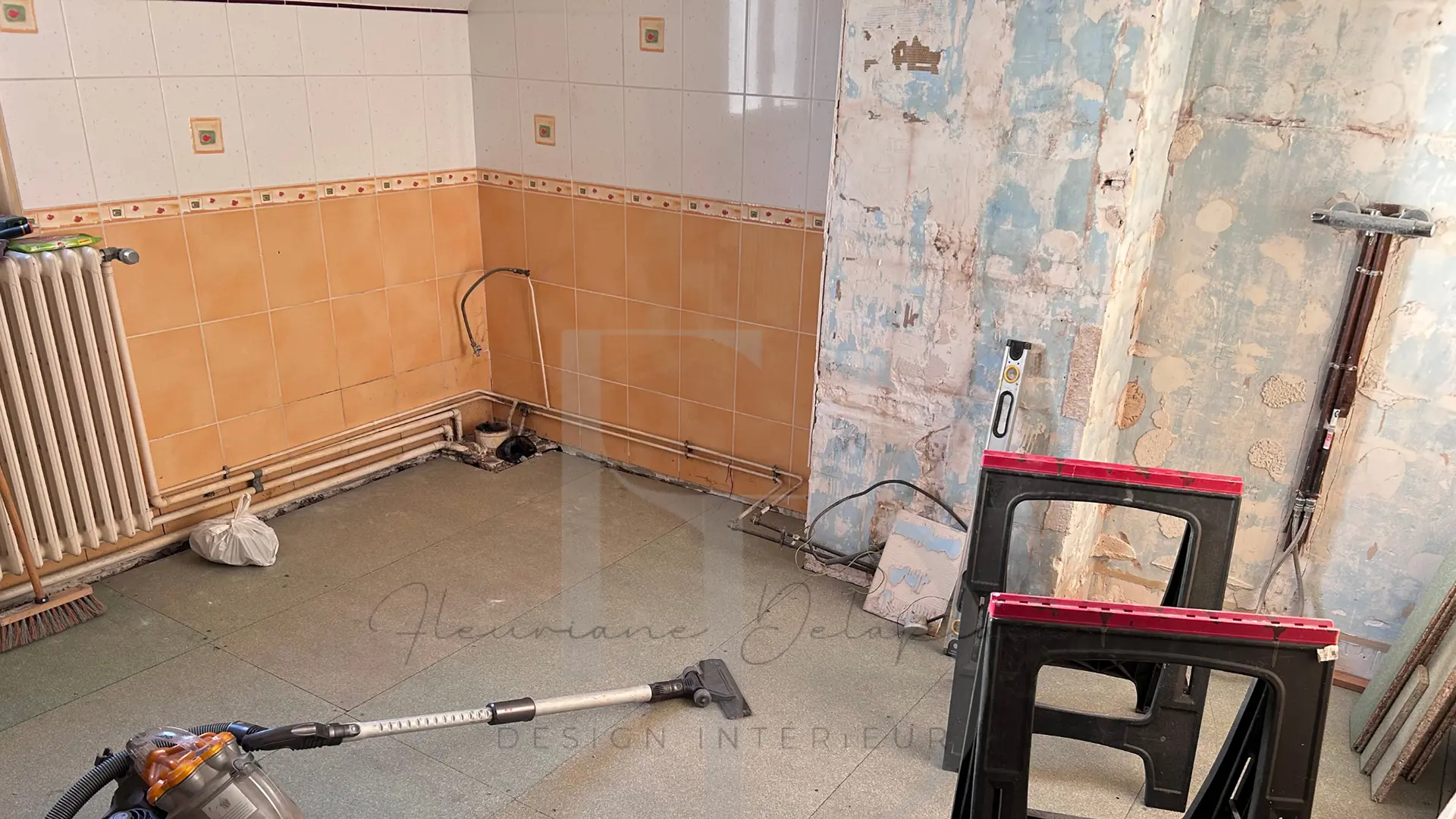 Salle de bains épurée avant