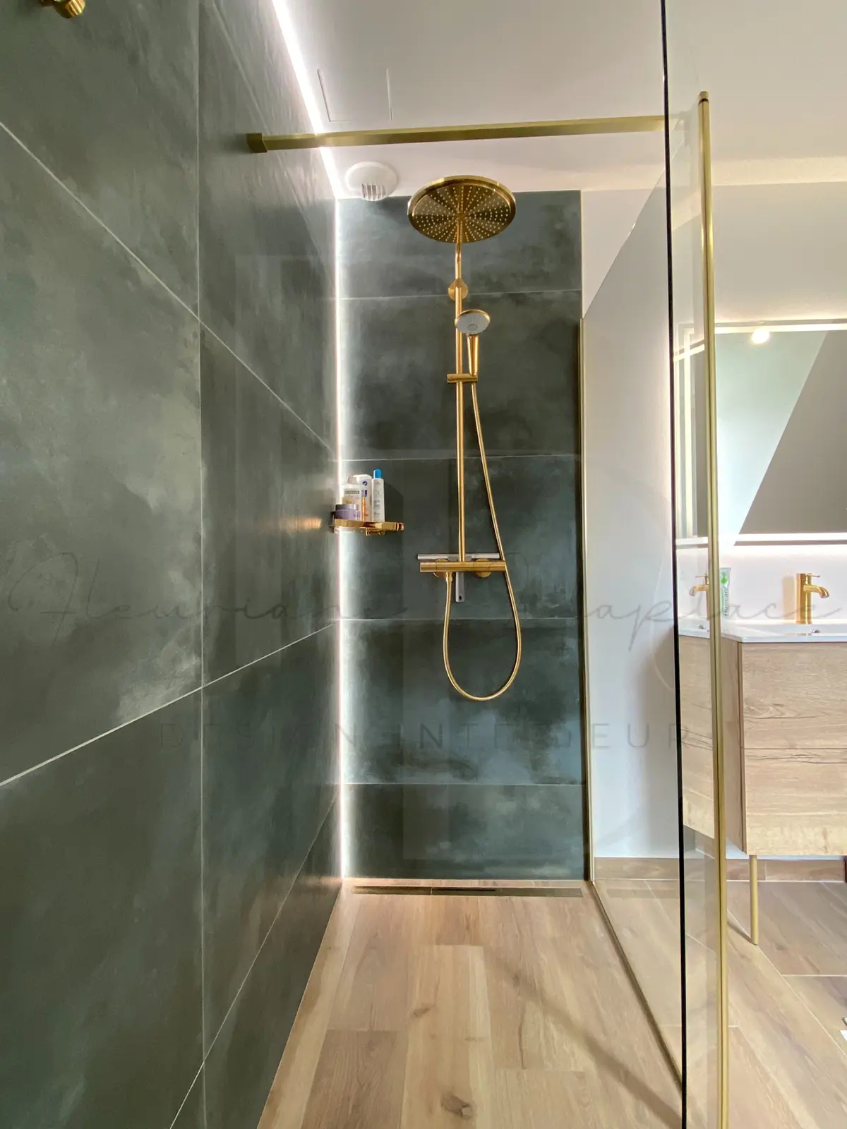 Salle de bains après travaux - douche à l'italienne